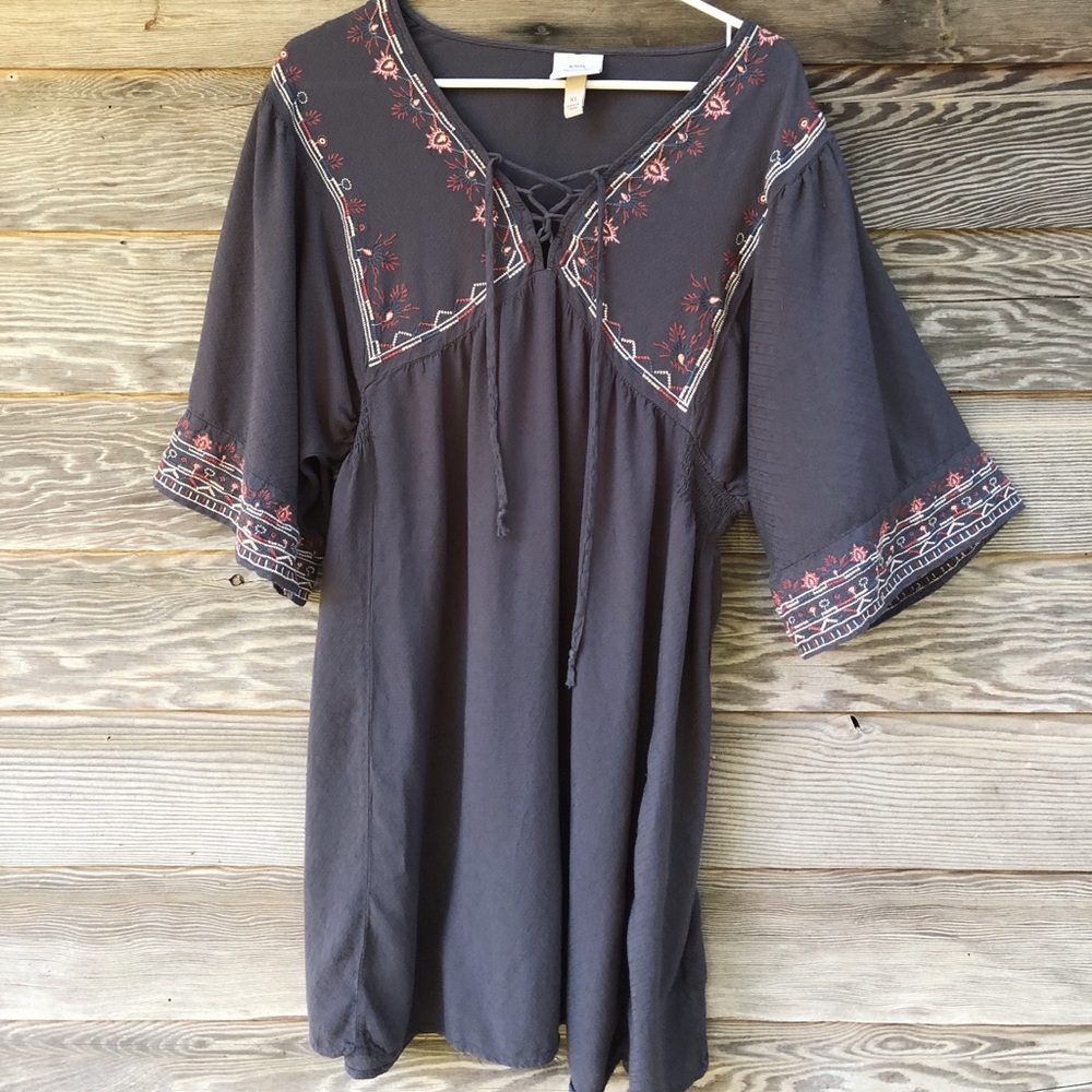 Knox Rose Embroidered Midi Dress